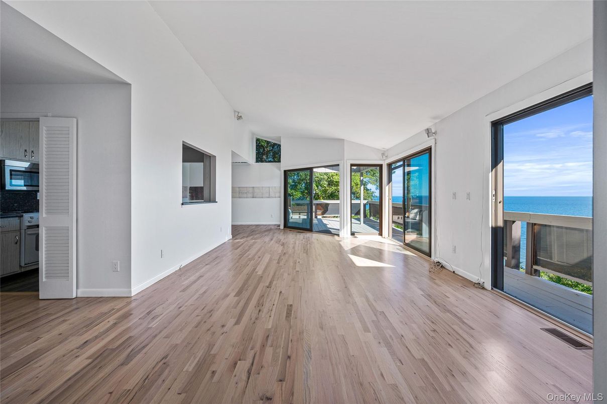 Empty room, Interior, Water, Wood Texture Flooring