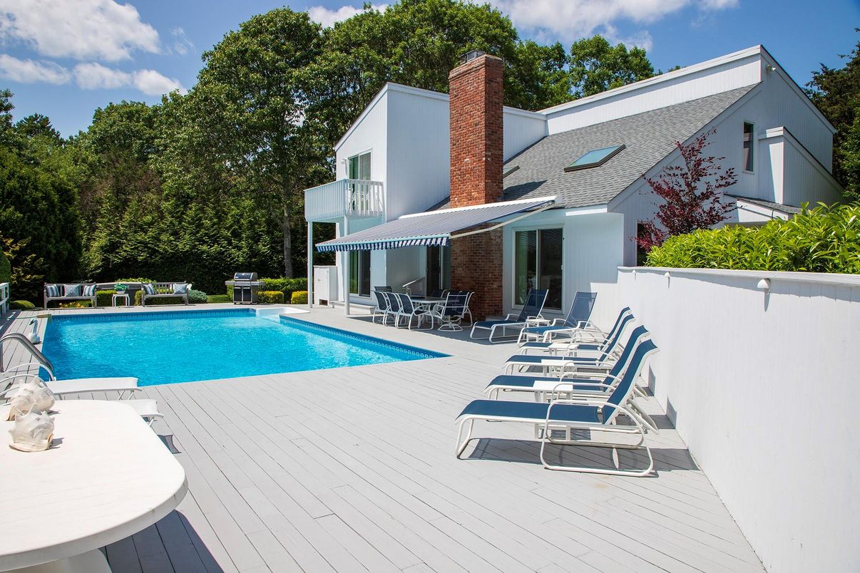 Exterior, Pool