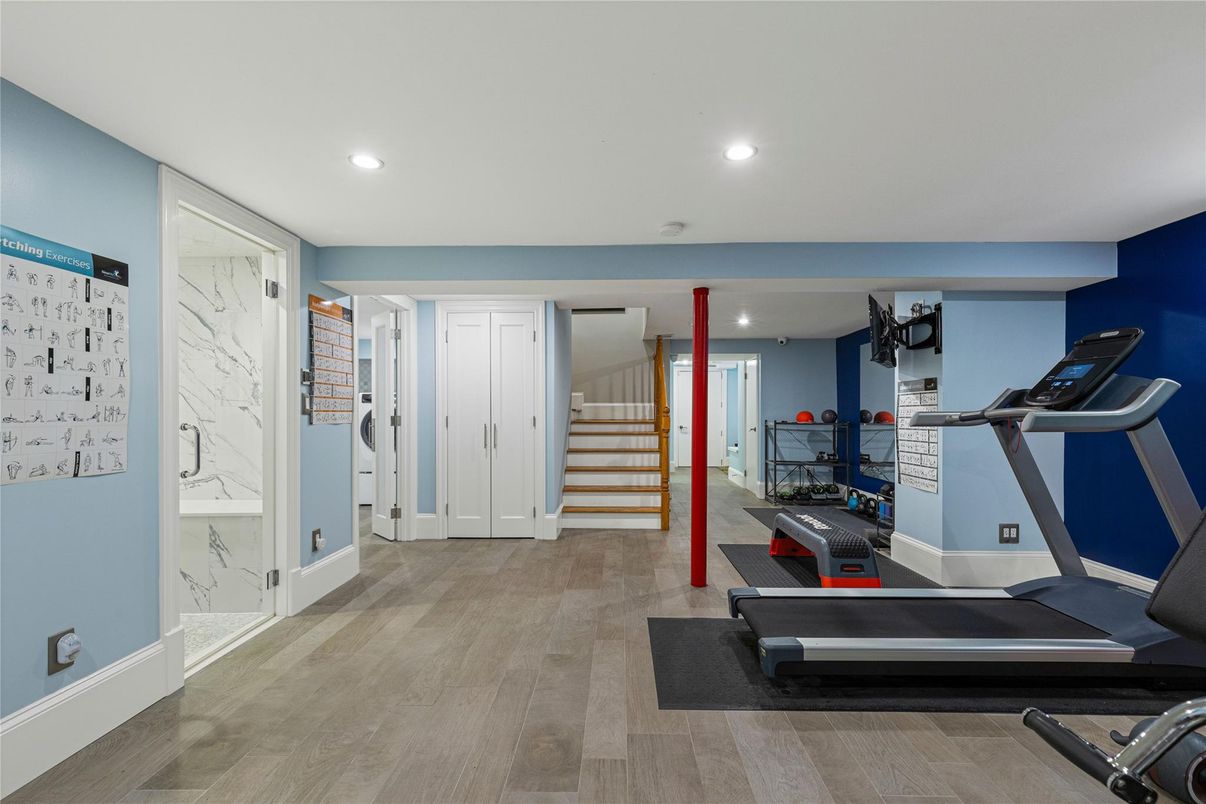 Fitness Equipment, Interior, Recessed Lighting, Wood Texture Flooring