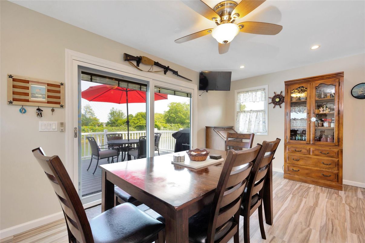 Dining room, Interior, Recessed Lighting, Wood Texture Flooring