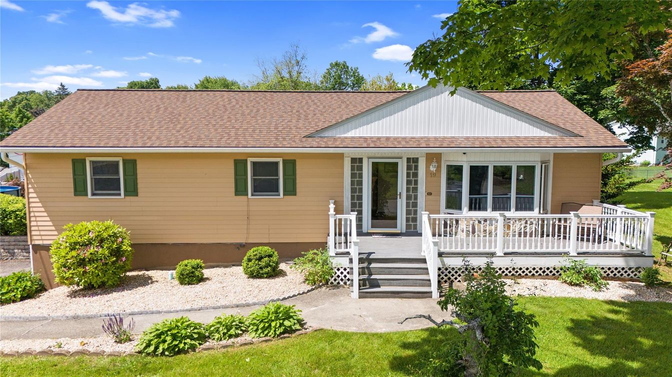 Exterior, Facade, Cape Cod