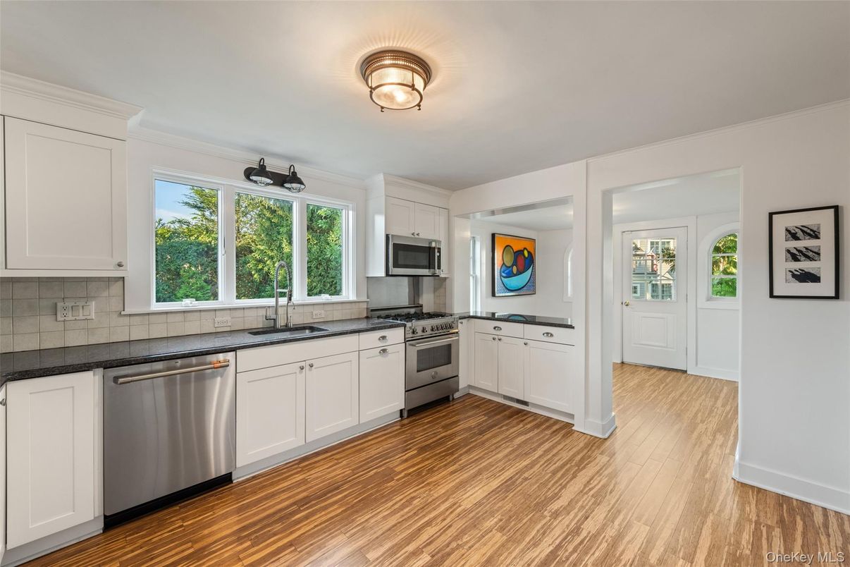 Interior, Kitchen, Stainless Steel Appliances, Wood Texture Flooring