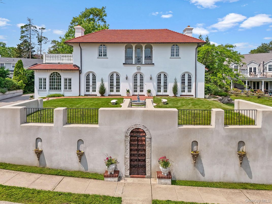 Backyard, Exterior, Facade, French Provincial