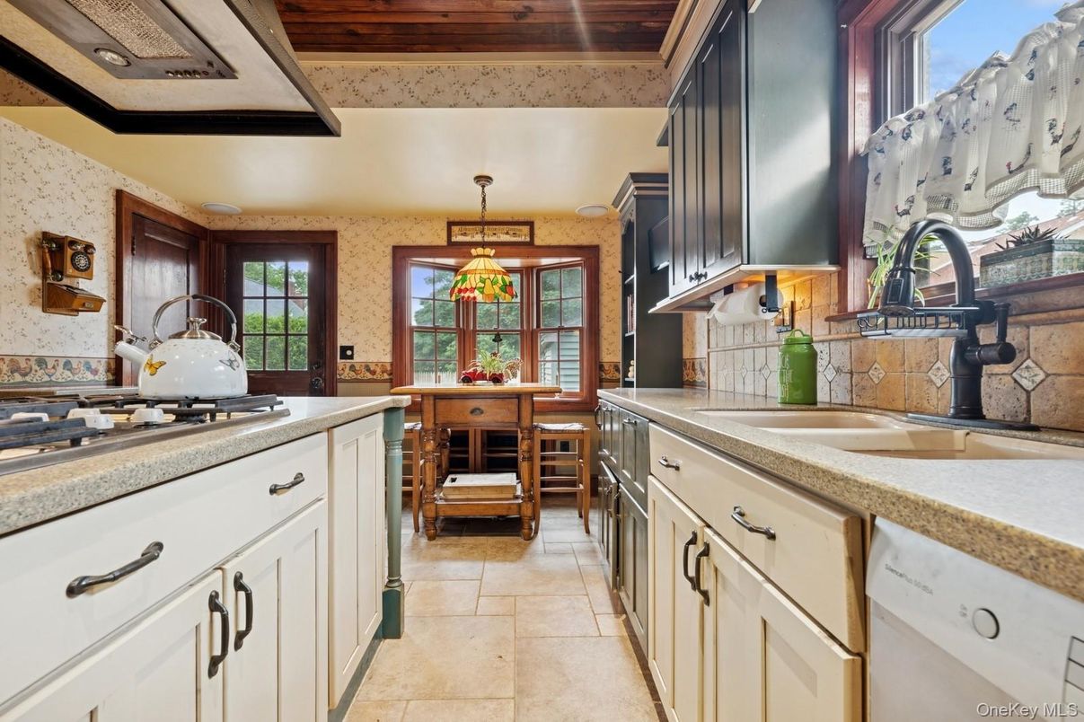 Interior, Kitchen, Pendant Lights, Wooden Ceilings