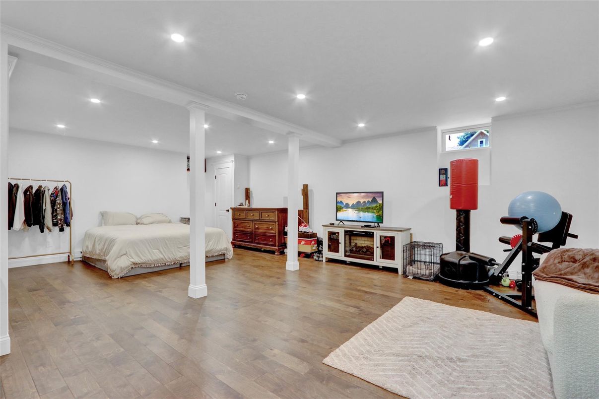 Bedroom, Fitness Equipment, Interior, Recessed Lighting, Wood Texture Flooring