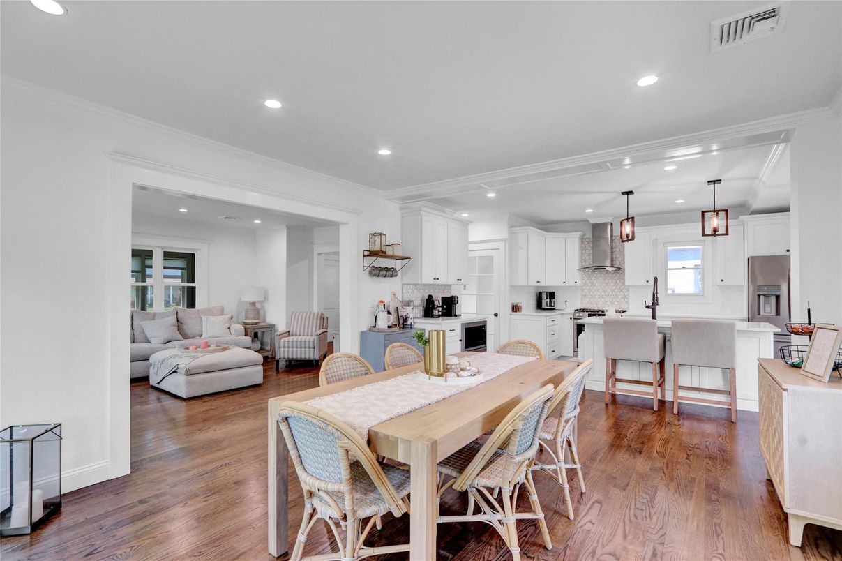 Dining room, Interior, Kitchen, Living room, Pendant Lights, Recessed Lighting, Stainless Steel Appliances, Wood Texture Flooring