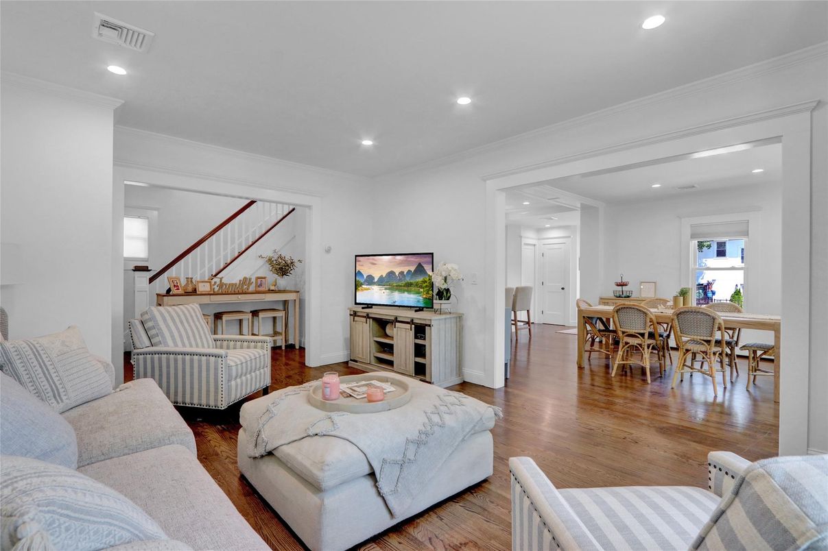 Dining room, Interior, Living room, Recessed Lighting, Wood Texture Flooring