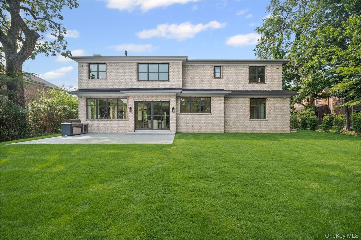 Backyard, Exterior, Facade, Brick Facade, Split Level