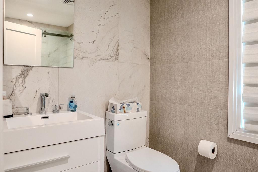 Bathroom, Interior, Marble Walls, Recessed Lighting