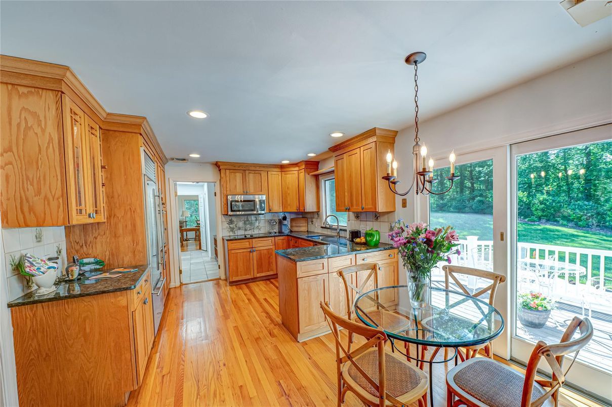 Dining room, Interior, Kitchen, Pendant Lights, Recessed Lighting, Wood Texture Flooring