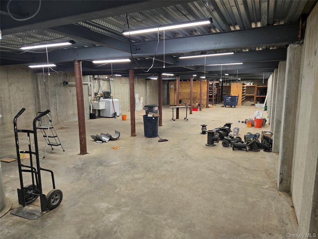 Fitness Equipment, Interior, Recessed Lighting