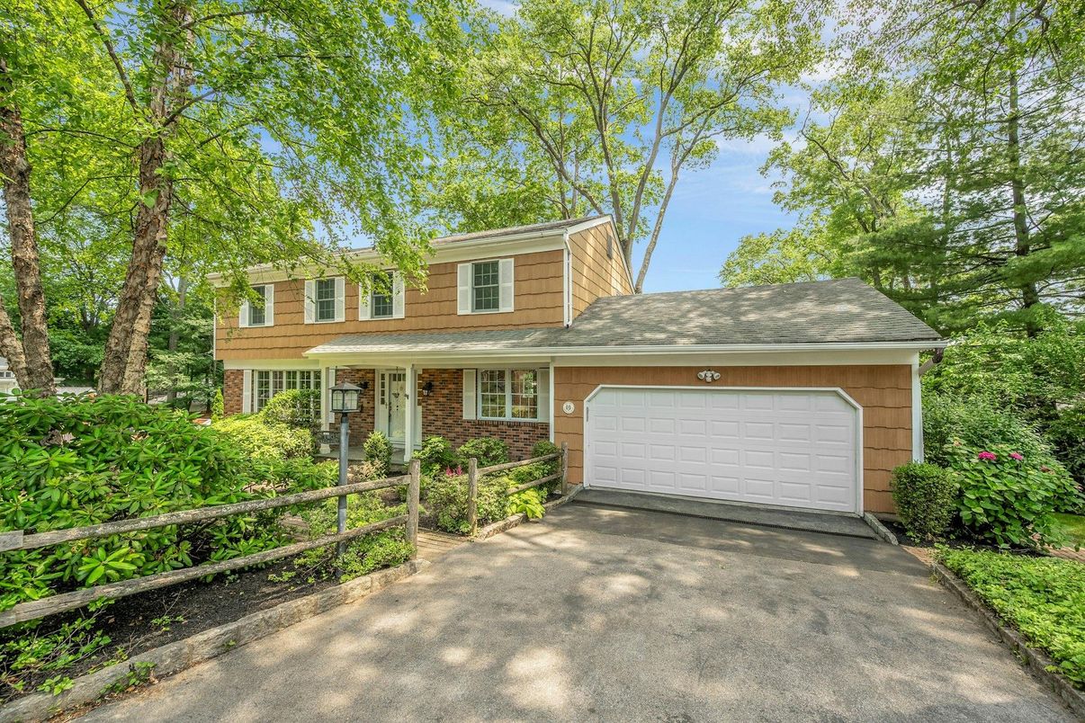 Attached, Exterior, Facade, Brick Facade, Cape Cod