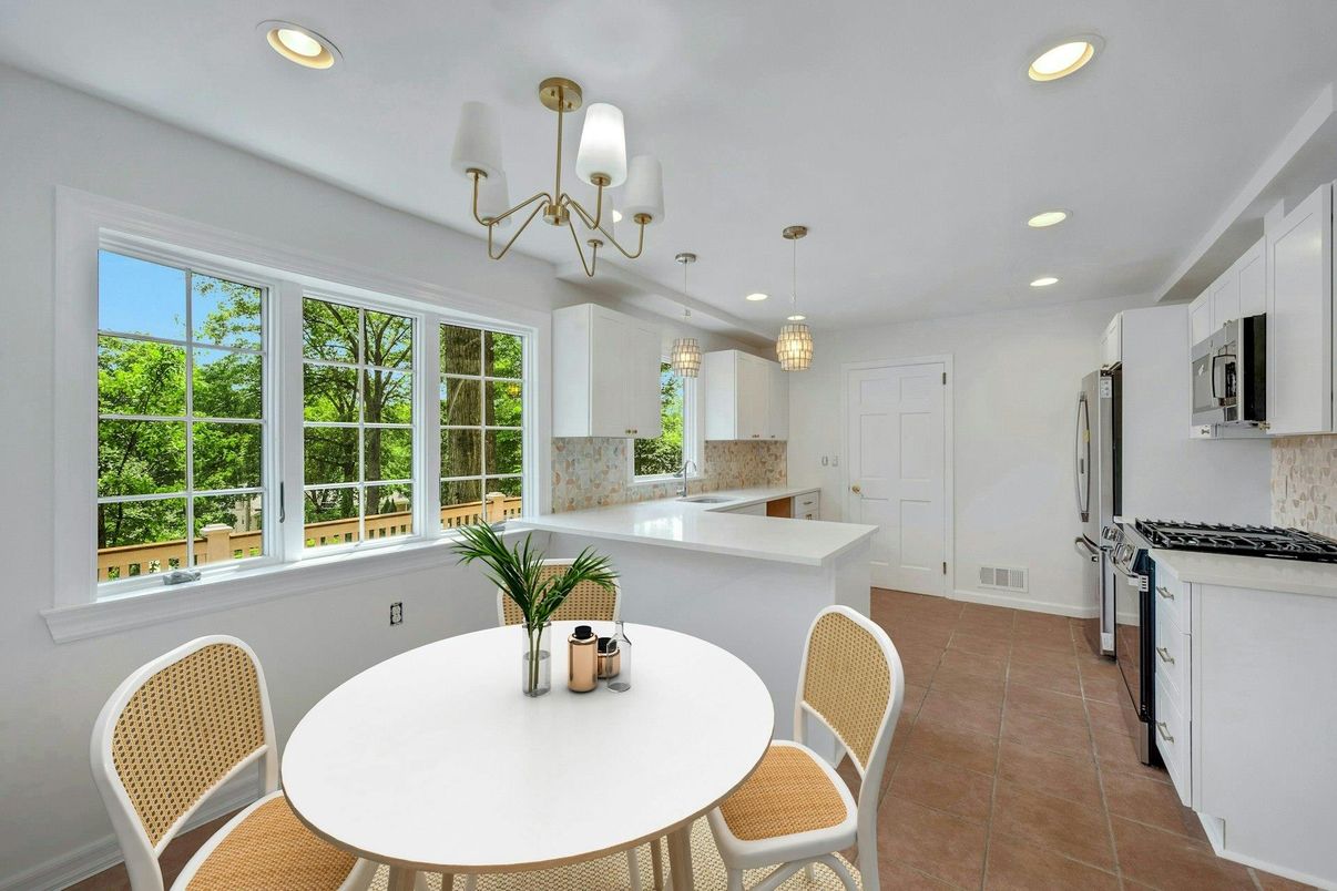 Chandelier, Dining room, Interior, Kitchen, Pendant Lights, Recessed Lighting