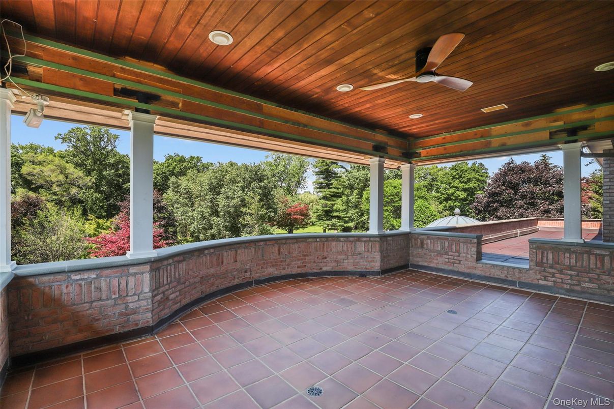 Exterior, Outdoor Kitchen