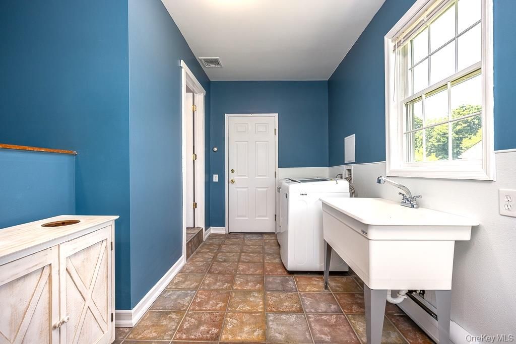 Interior, Washer