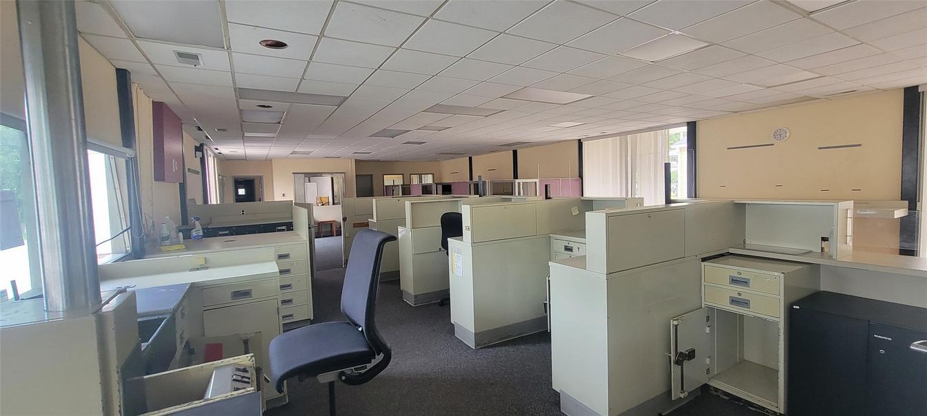 Home Office, Interior