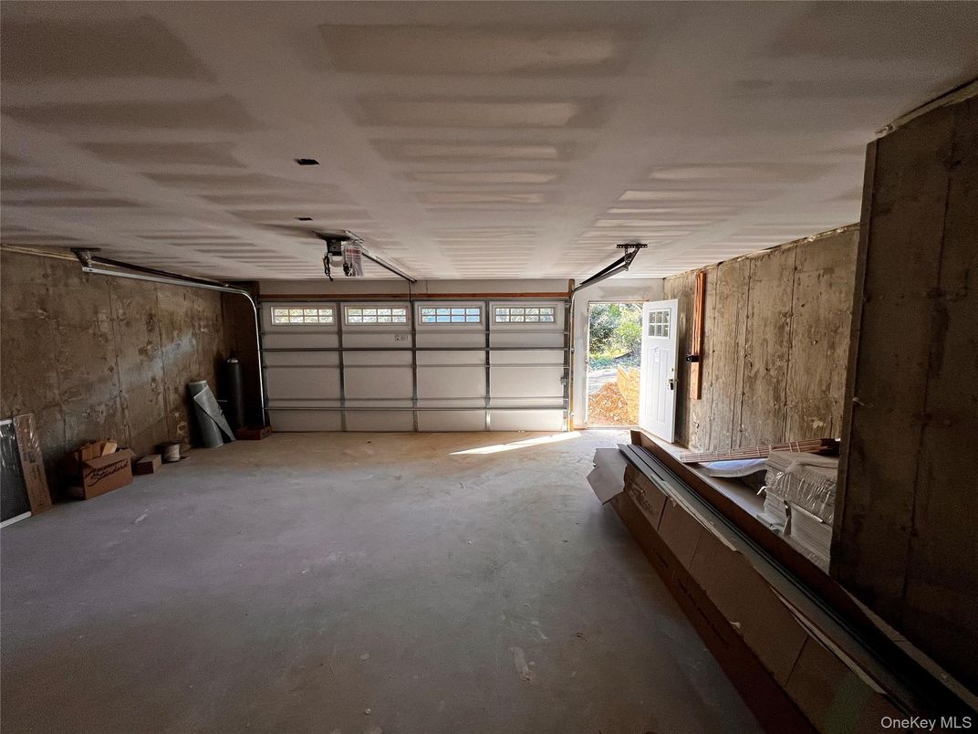Garage, Interior