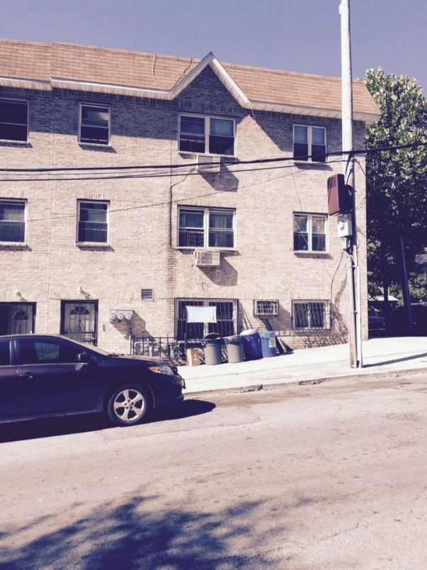 Exterior, Facade, Brick Facade, Rowhouse