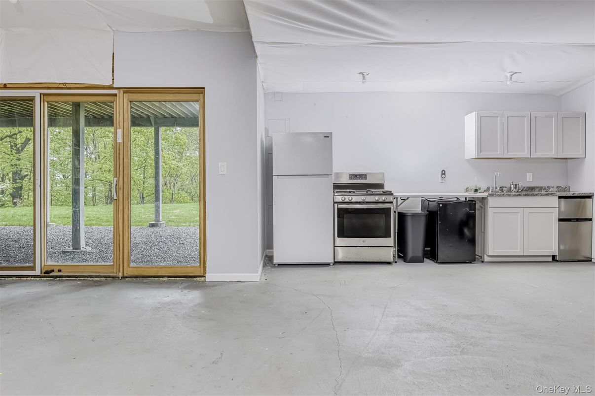 Interior, Kitchen, Stainless Steel Appliances