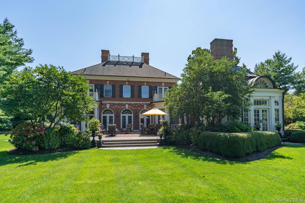 Backyard, Exterior, Facade, Brick Facade, Georgian