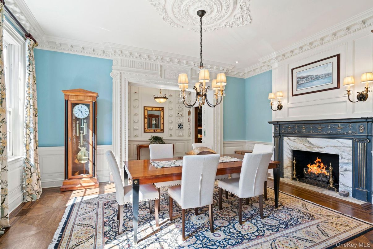 Chandelier, Dining room, Fireplace, Interior, Wood Texture Flooring