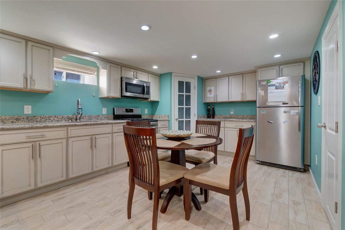 Dining room, Interior, Kitchen, Recessed Lighting, Wood Texture Flooring