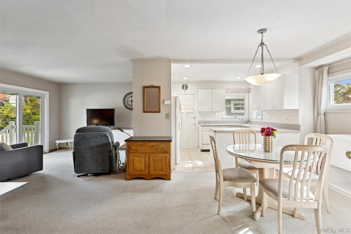 Dining room, Interior, Kitchen, Pendant Lights, Recessed Lighting