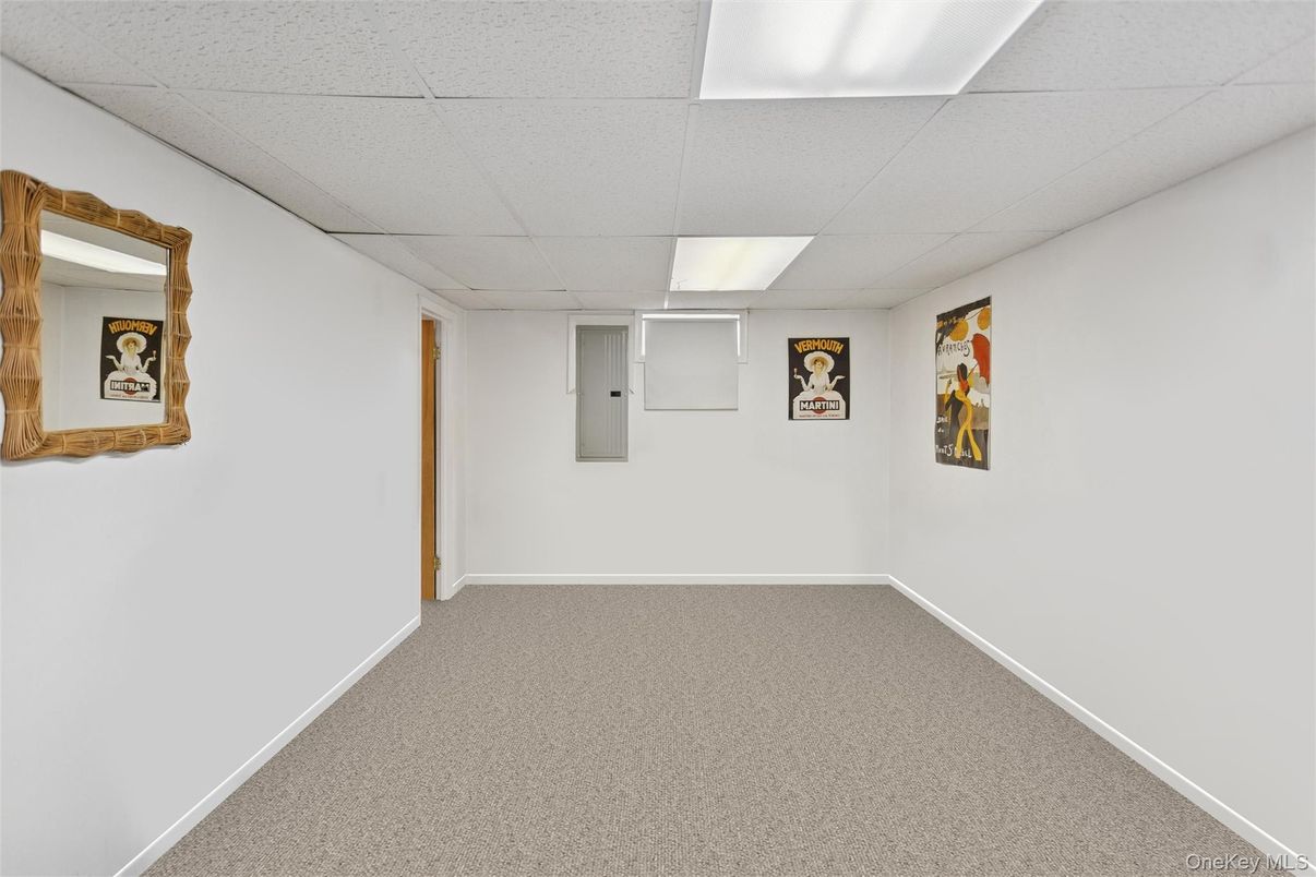 Empty room, Interior, Recessed Lighting