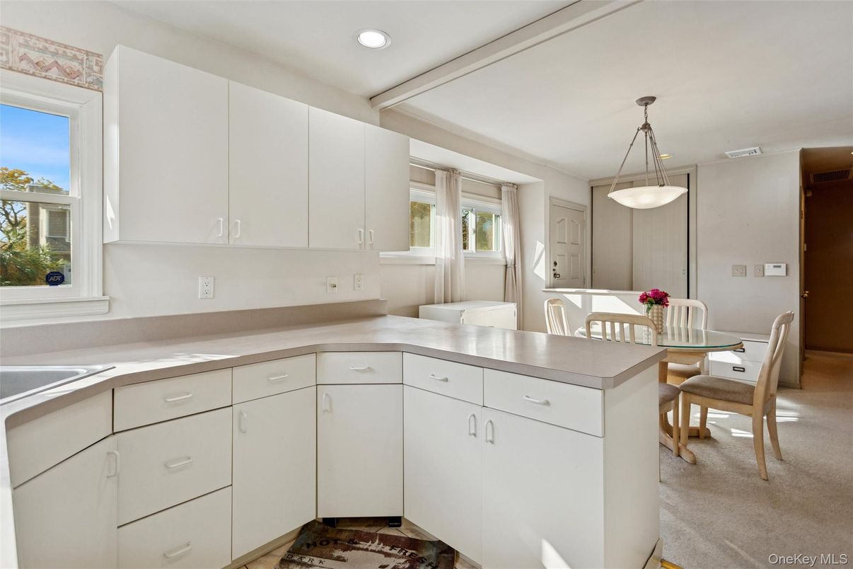 Dining room, Interior, Kitchen, Pendant Lights, Recessed Lighting