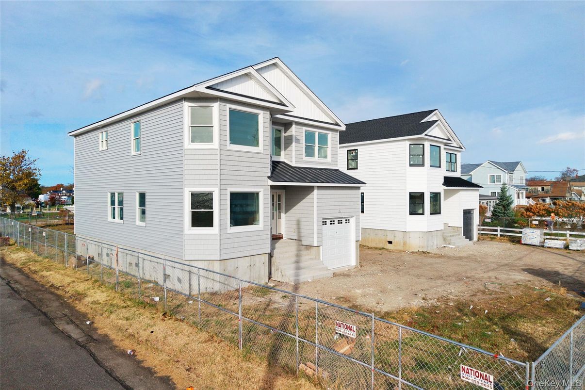 Attached, Exterior, Facade, Farmhouse