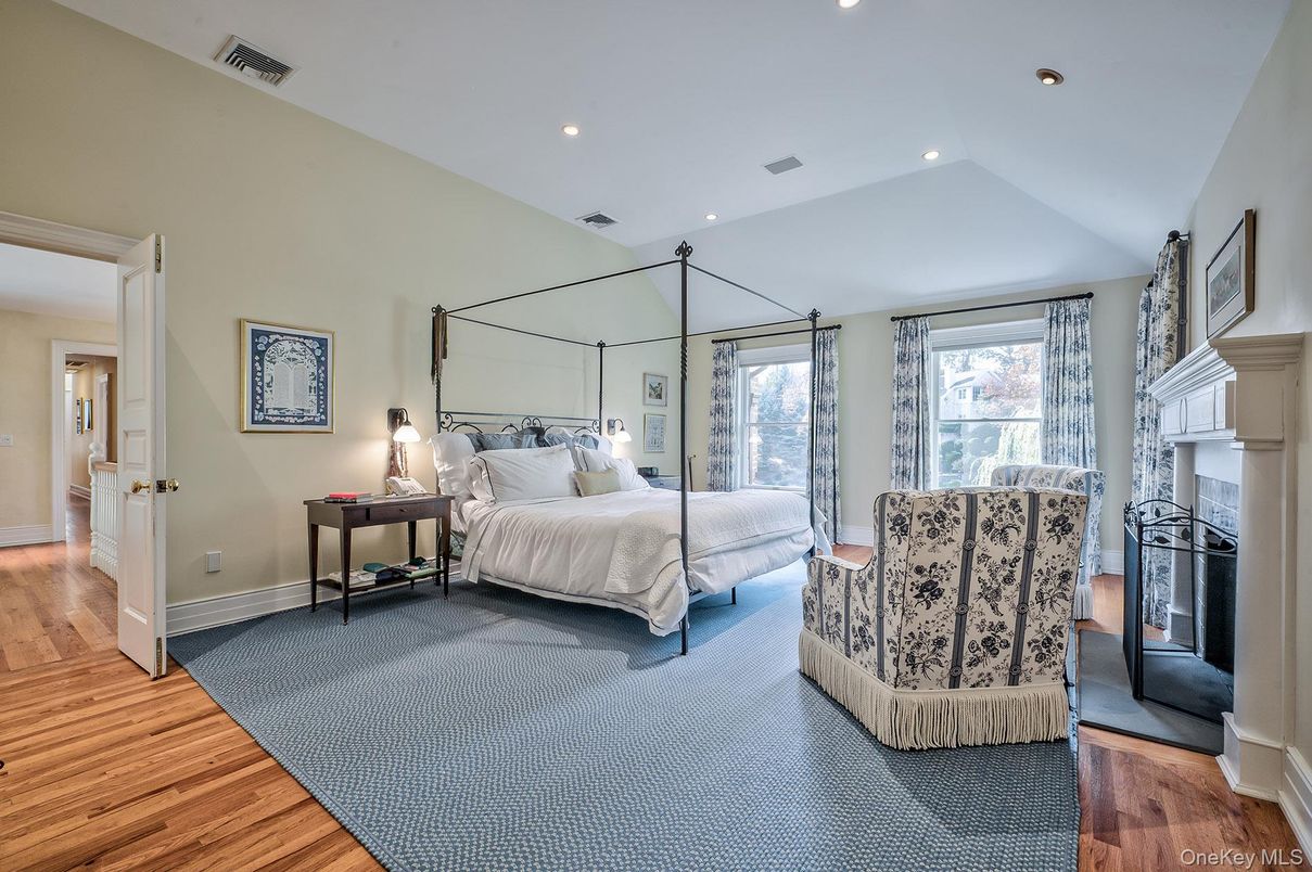 Bedroom, Fireplace, Interior, Recessed Lighting, Wood Texture Flooring