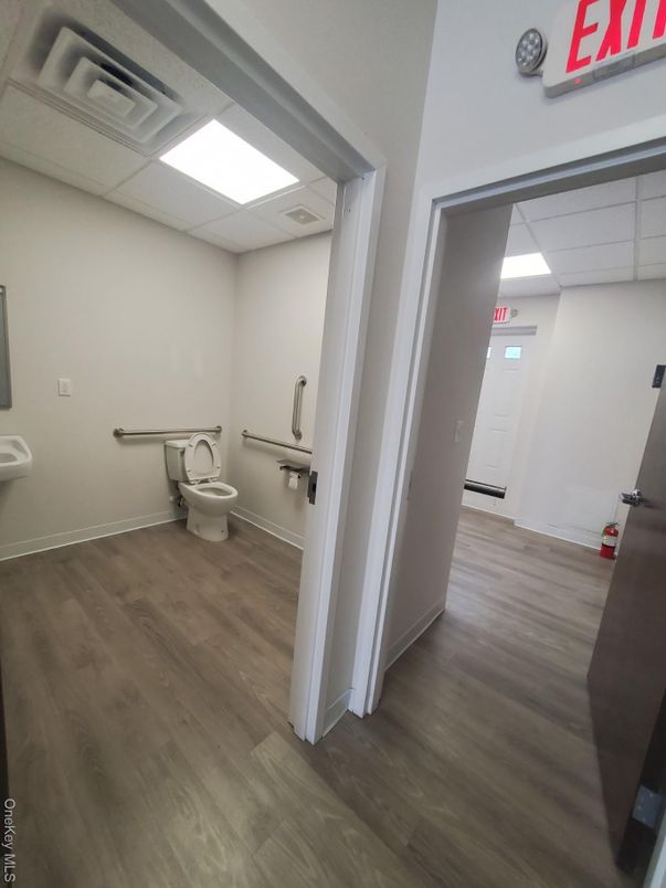 Bathroom, Interior, Recessed Lighting, Wood Texture Flooring