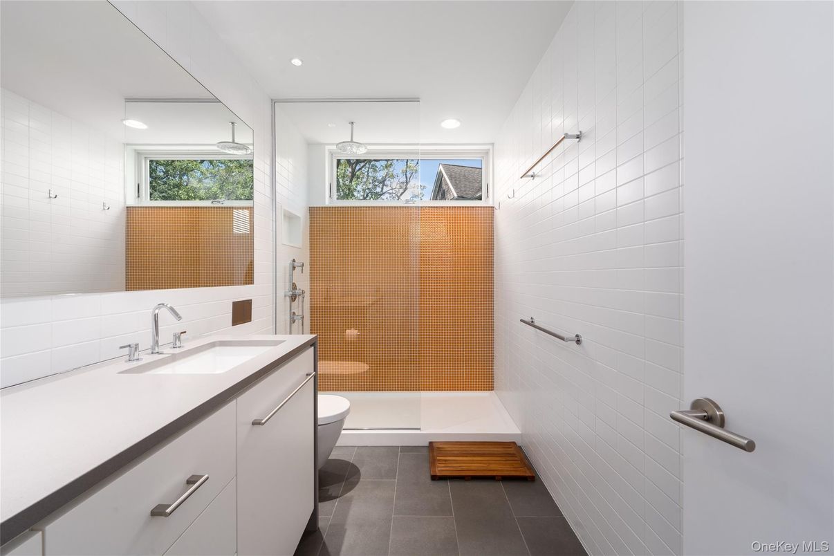 Bathroom, Interior, Recessed Lighting