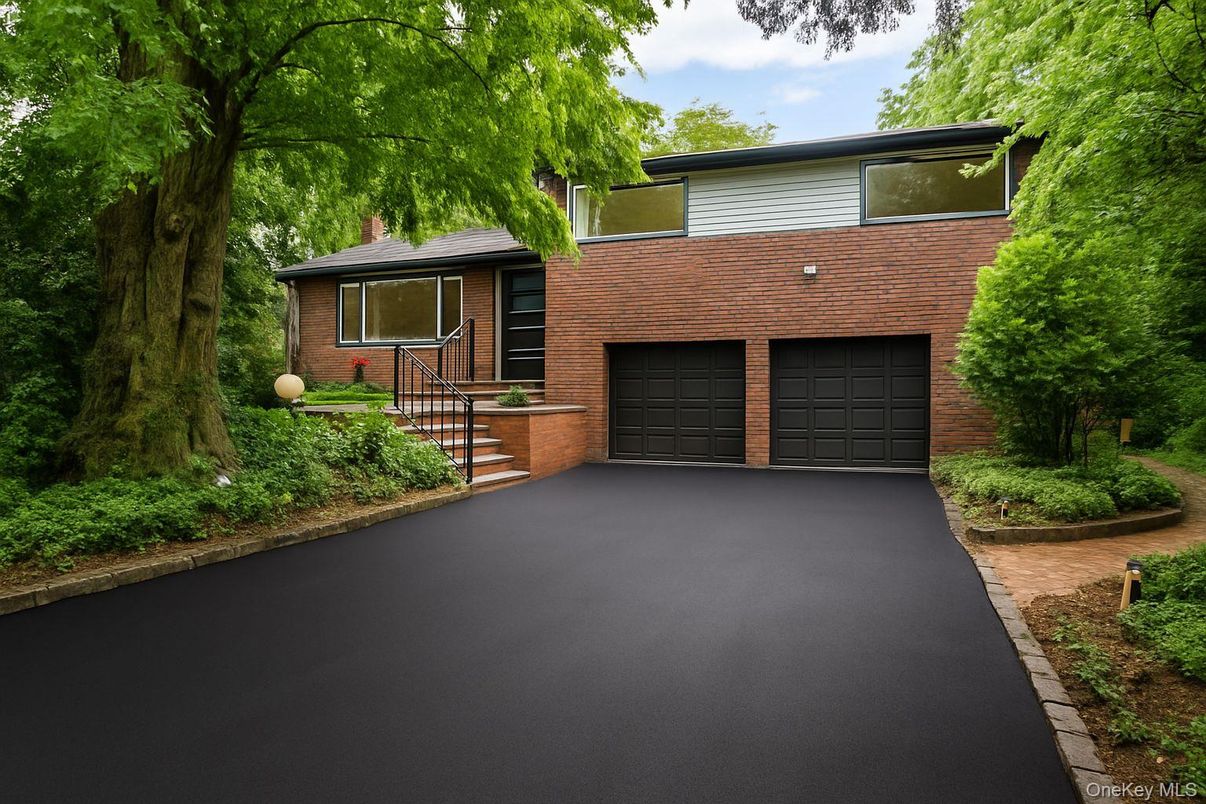 Attached, Exterior, Facade, Brick Facade, Raised Ranch