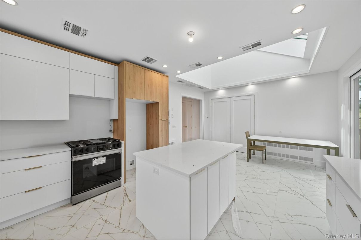 Interior, Kitchen, Marble, Recessed Lighting