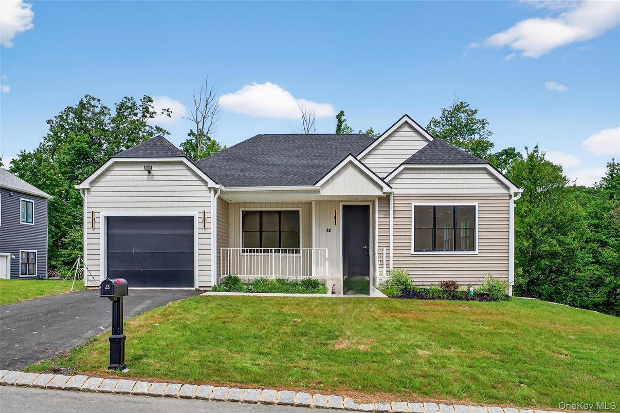 Attached, Exterior, Facade, Farmhouse