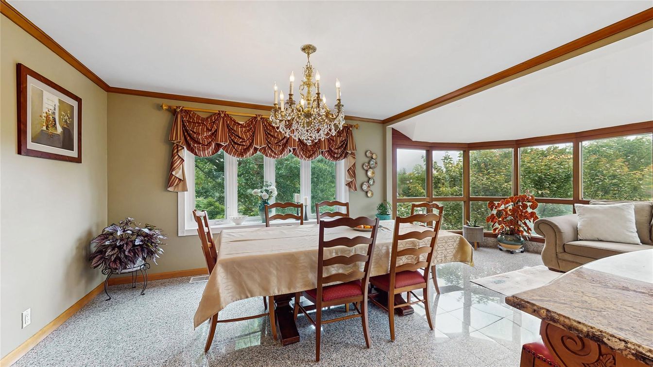 Chandelier, Dining room, Interior, Living room