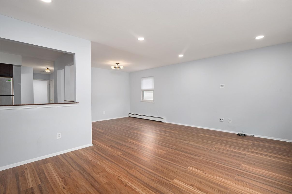 Empty room, Interior, Recessed Lighting, Wood Texture Flooring