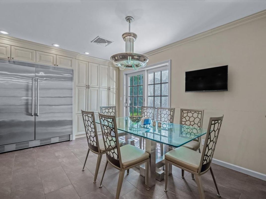 Dining room, Interior, Recessed Lighting