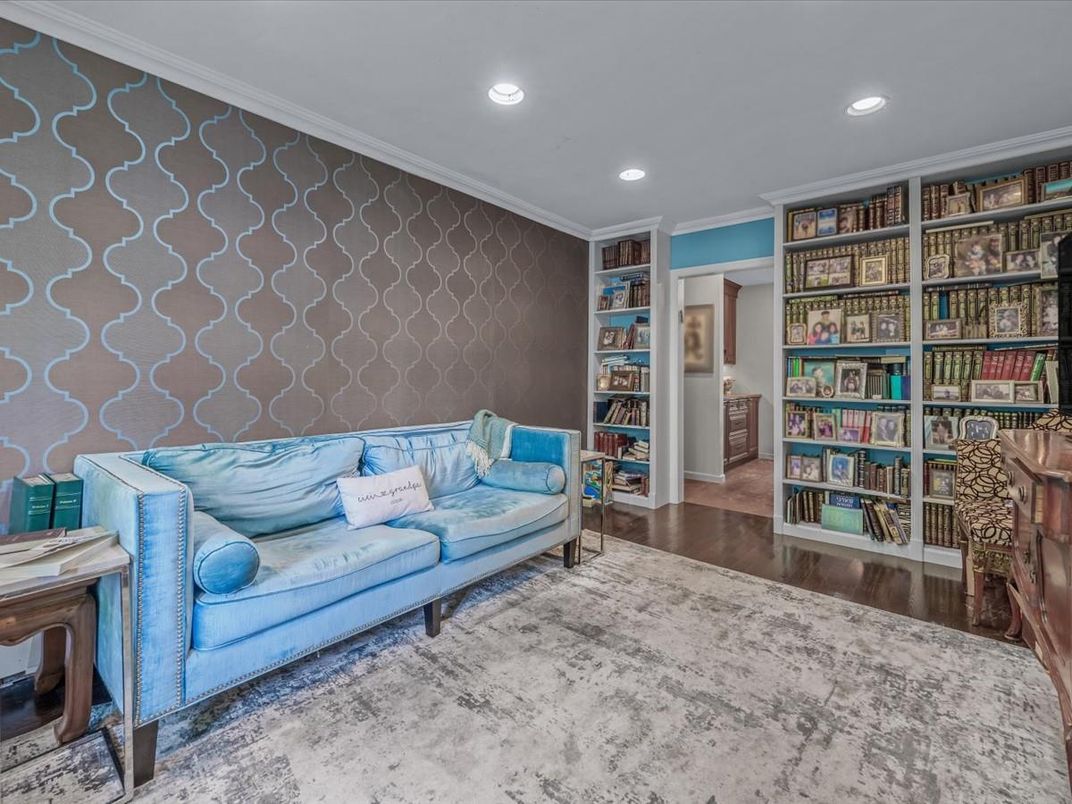 Interior, Recessed Lighting, Wood Texture Flooring