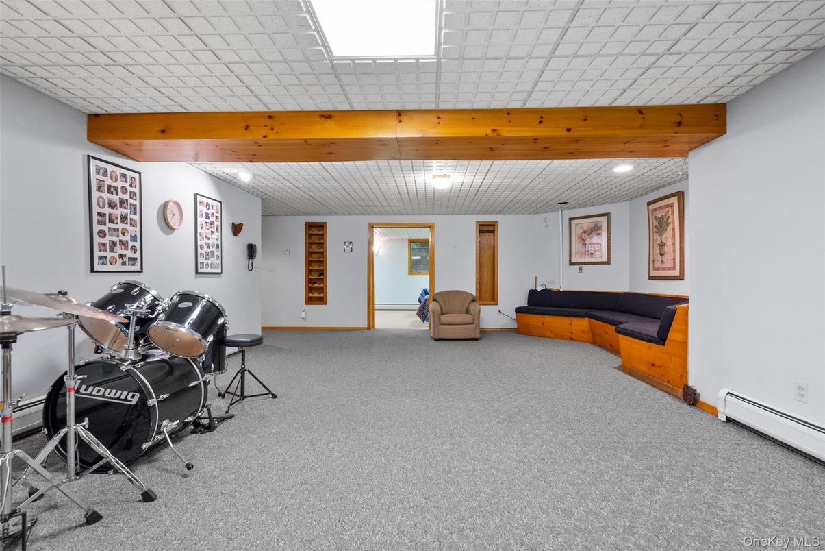 Fitness Equipment, Interior, Recessed Lighting, Wooden Beams