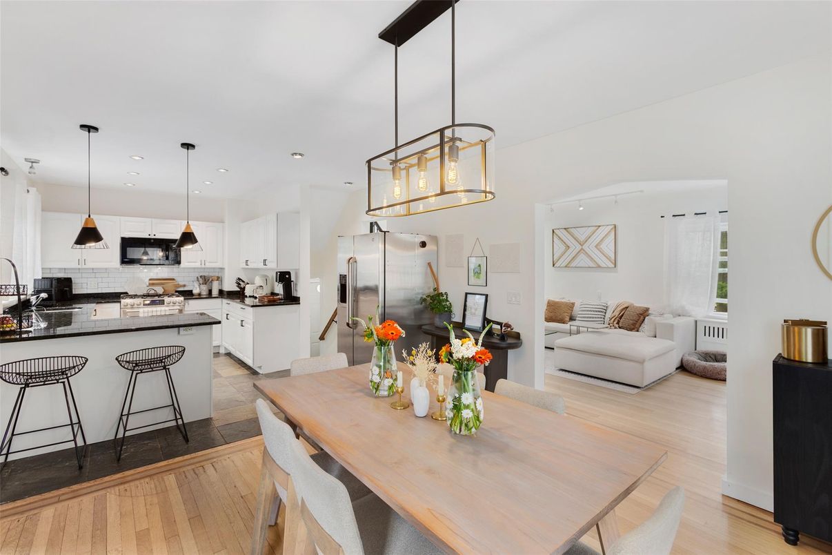 Dining room, Interior, Kitchen, Living room, Pendant Lights, Recessed Lighting, Stainless Steel Appliances, Wood Texture Flooring