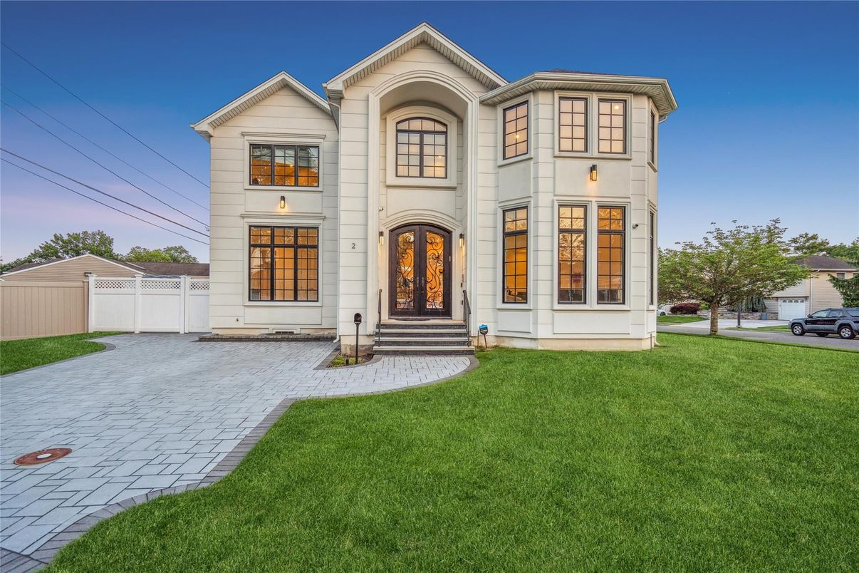 Backyard, Exterior, Facade, French Provincial