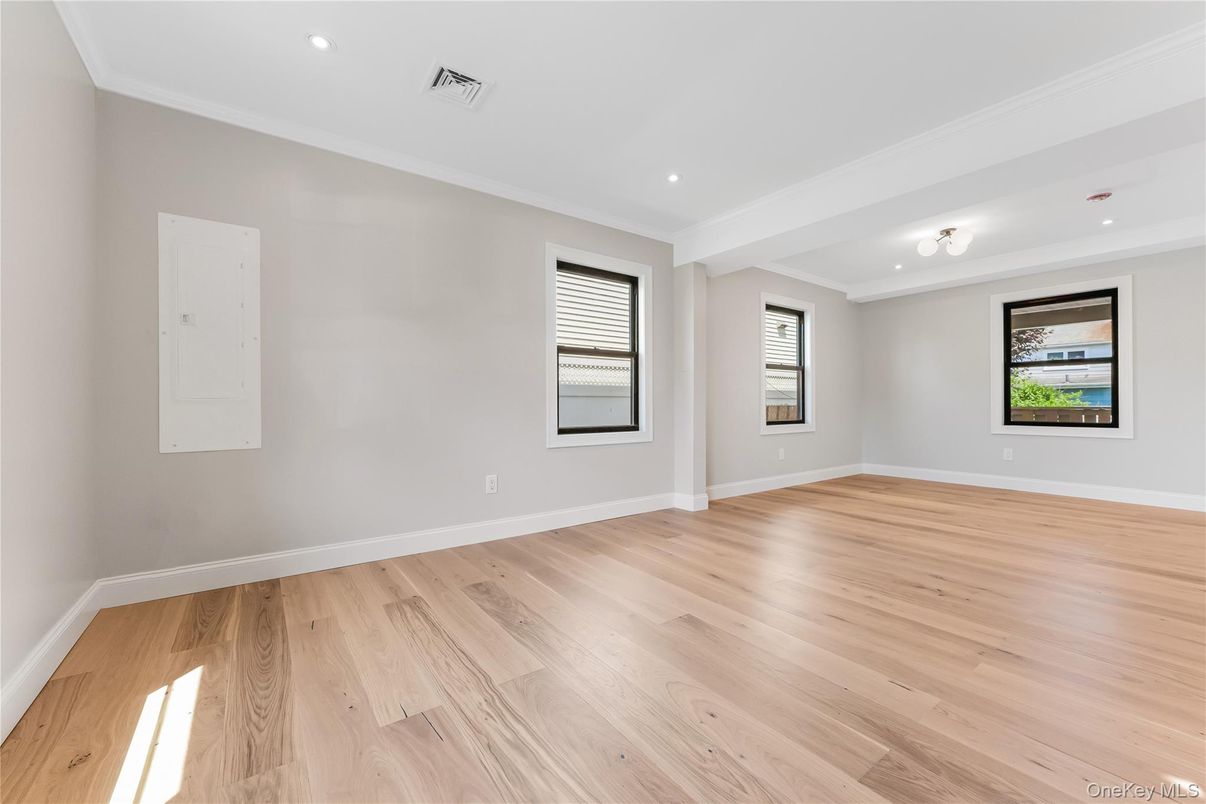 Empty room, Interior, Recessed Lighting, Wood Texture Flooring