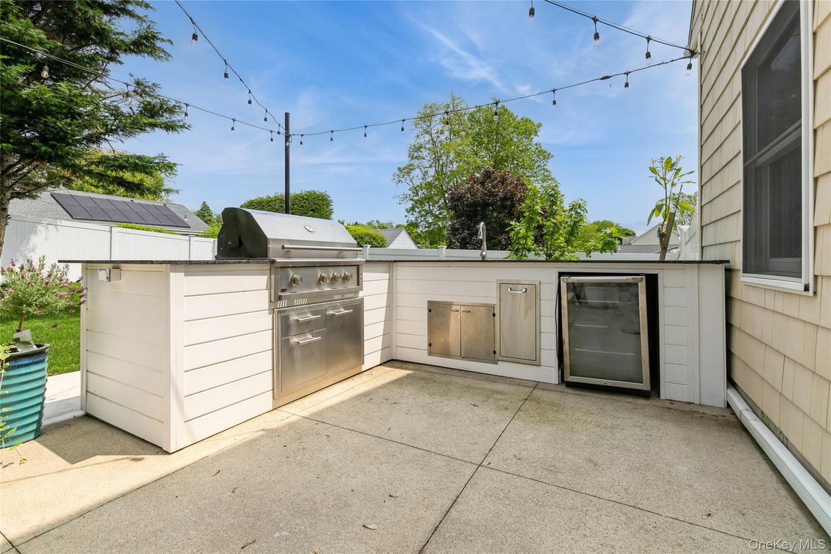 Exterior, Outdoor Kitchen
