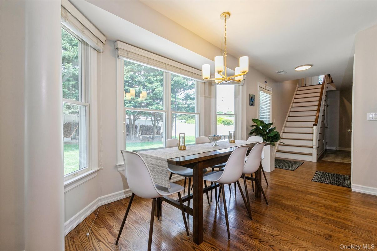 Chandelier, Dining room, Interior, Recessed Lighting, Wood Texture Flooring