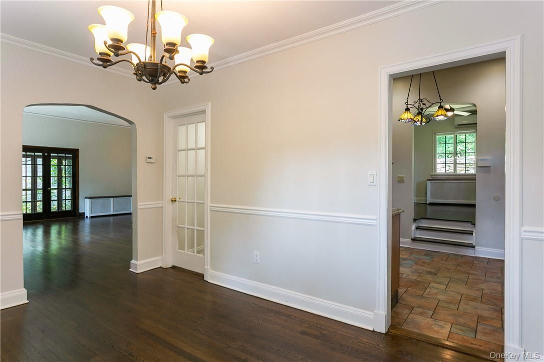 Chandelier, Empty room, Interior, Wood Texture Flooring