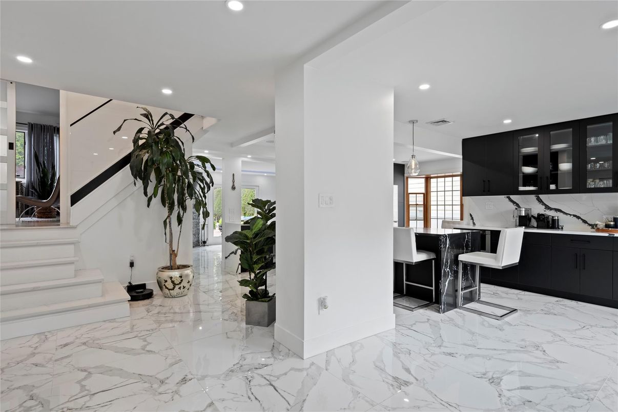 Dining room, Interior, Kitchen, Marble, Pendant Lights, Recessed Lighting