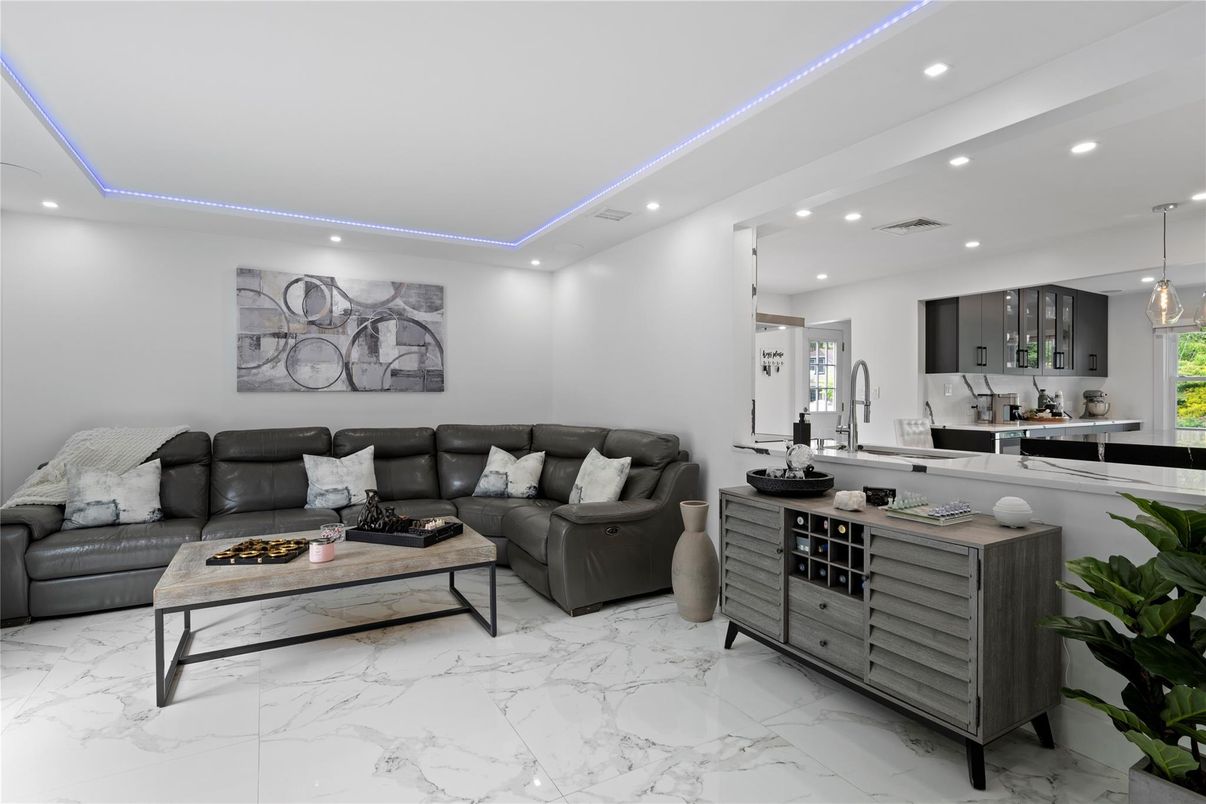 Interior, Kitchen, Living room, Marble, Pendant Lights, Recessed Lighting