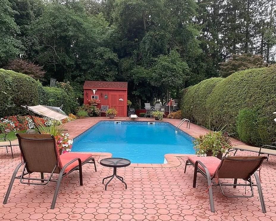 Exterior, Pool